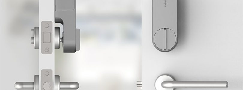 Vista frontal y lateral del smart lock