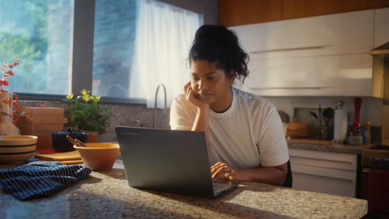 Google anuncia el lanzamiento de dos Chromebooks potenciados con Gemini