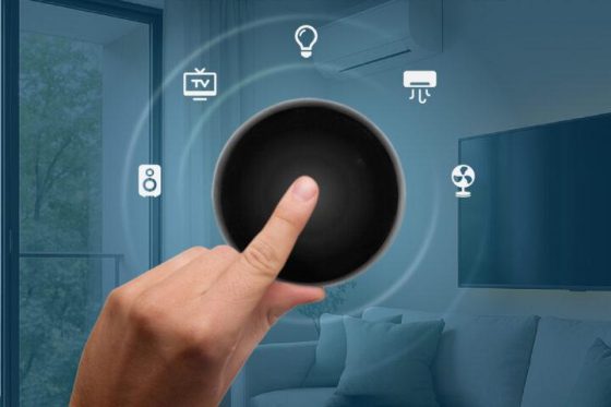 XIAO Smart IR Mate, el hub definitivo con ESP32-C3 para control remoto 360º y tacto háptico